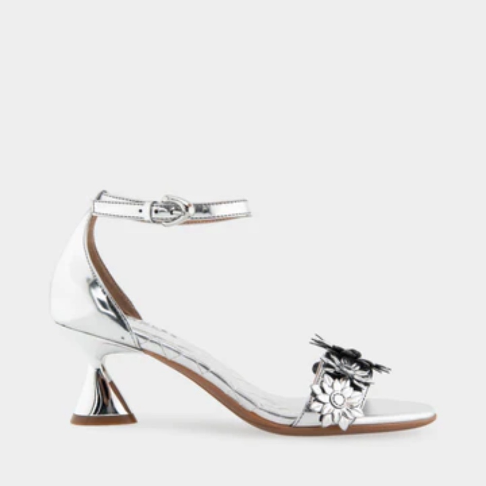 Aerosoles Studio Jazzier Silver Mirror Floral Sandals. New with box. Size 7.5